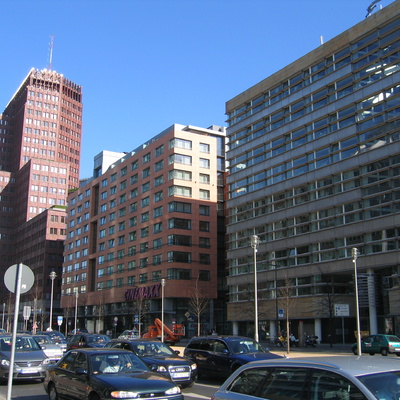 Potsdamer Street, view direction Daimler Center